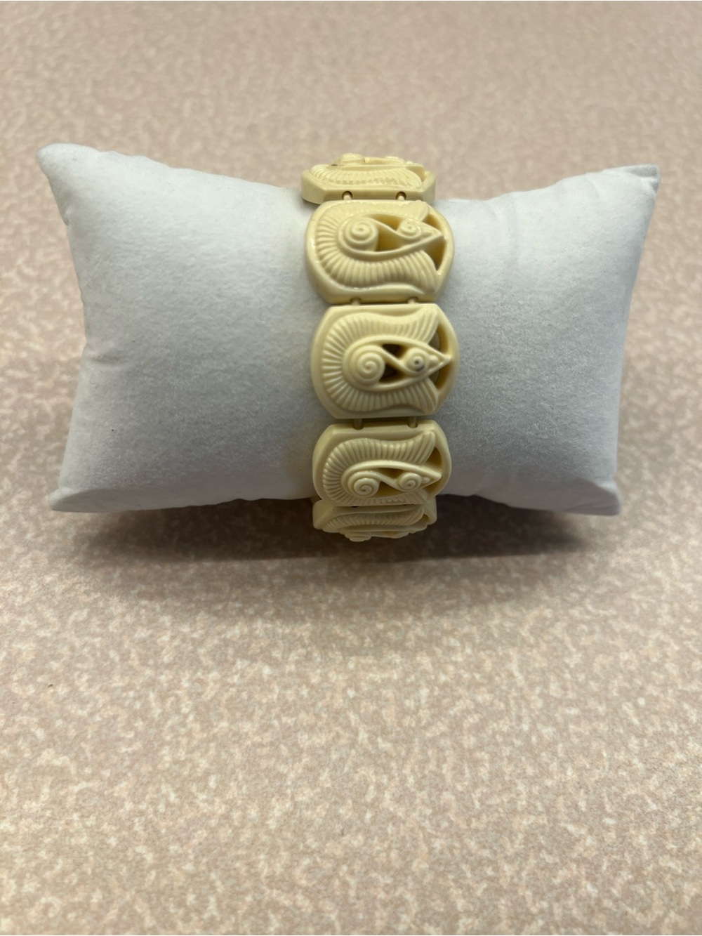 Vintage Avon - Carved Cream Stretch Bracelet /Bakelite - Women jewlery